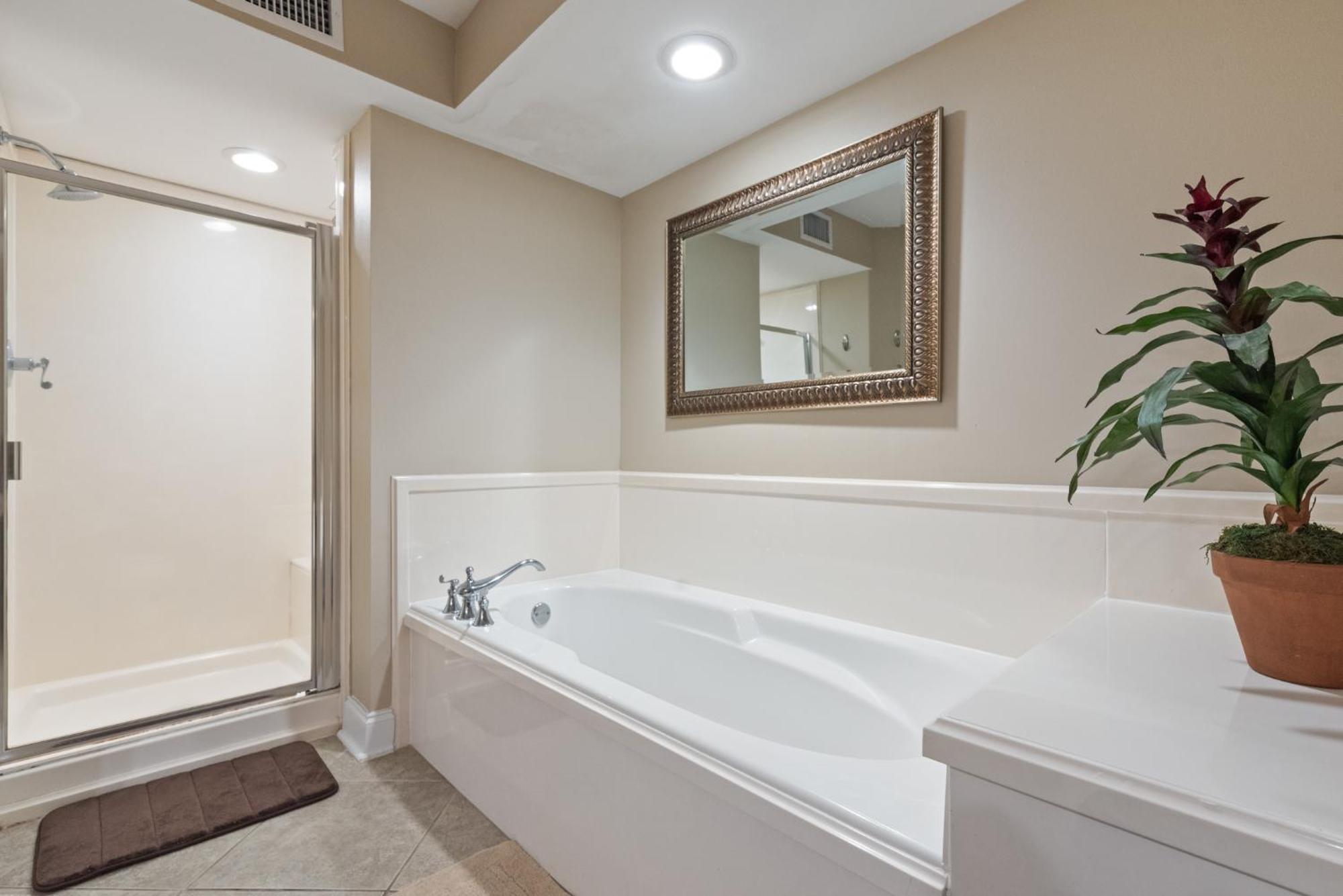 Fun 2 Bed/2 Bath Condo With Pool On Biloxi Beach Exteriör bild
